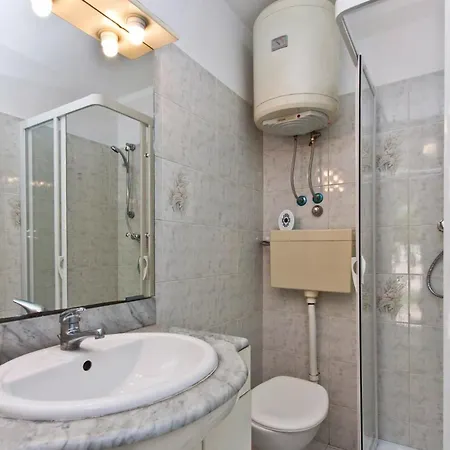 Beautiful Home In Pula With Wifi