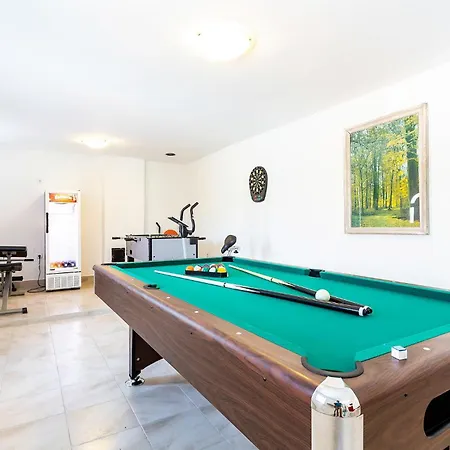 Prázdninový dům Beautiful In With Wifi Pula