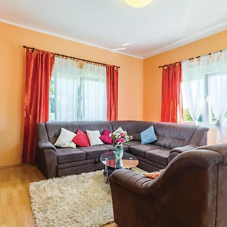 Beautiful Home In Pula With Wifi Pula
