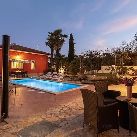 Beautiful Home In Pula With Wifi