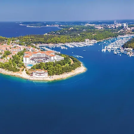 Tatil Evi Beautiful In With Wifi Pula