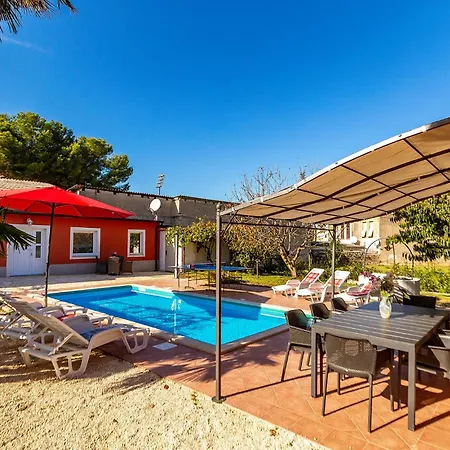 Tatil Evi Beautiful In With Wifi Pula