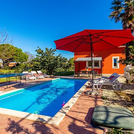 Tatil Evi Beautiful In With Wifi Pula