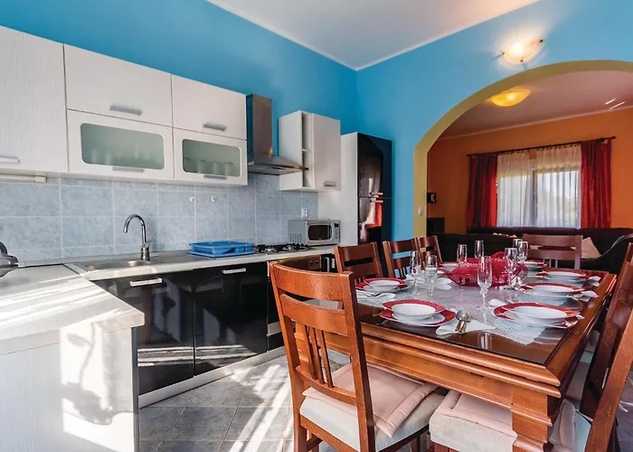 Holiday home Beautiful Home In Pula With Wifi *