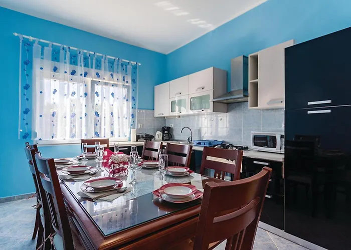 Beautiful Home In Pula With Wifi